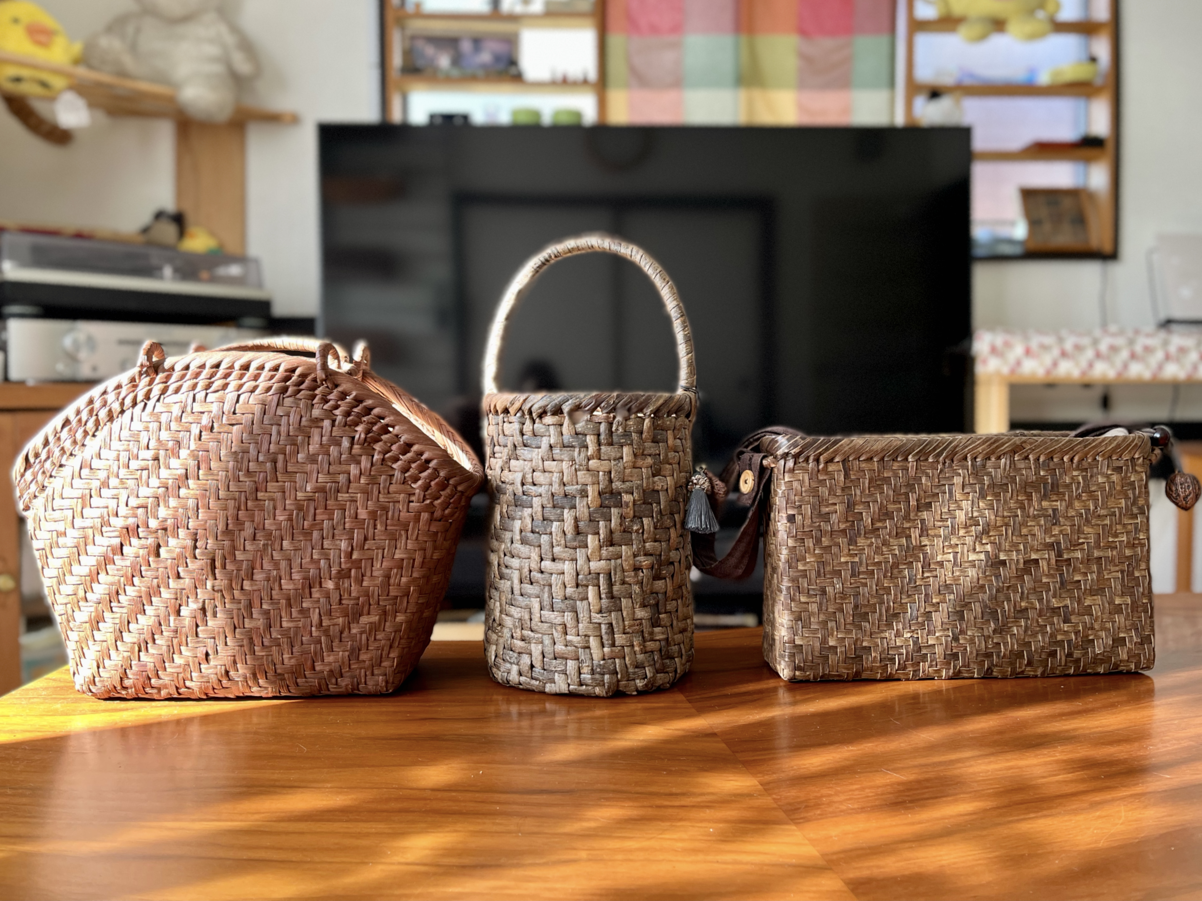 写真：私が所有しているかごバッグ3点